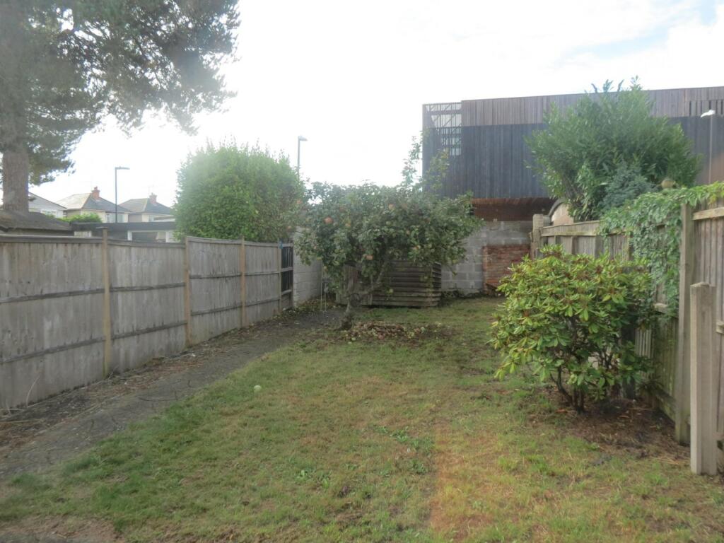 Additional property image - 4 bedroom Semi Detached House in Winton