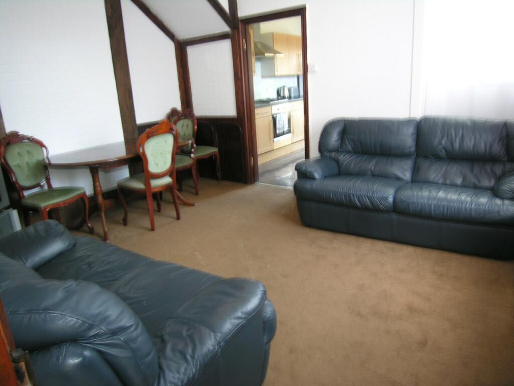 Additional property image - 4 bedroom Detached House in Charminster