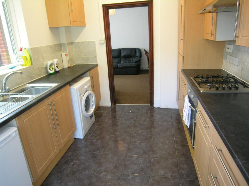 Additional property image - 4 bedroom Detached House in Charminster