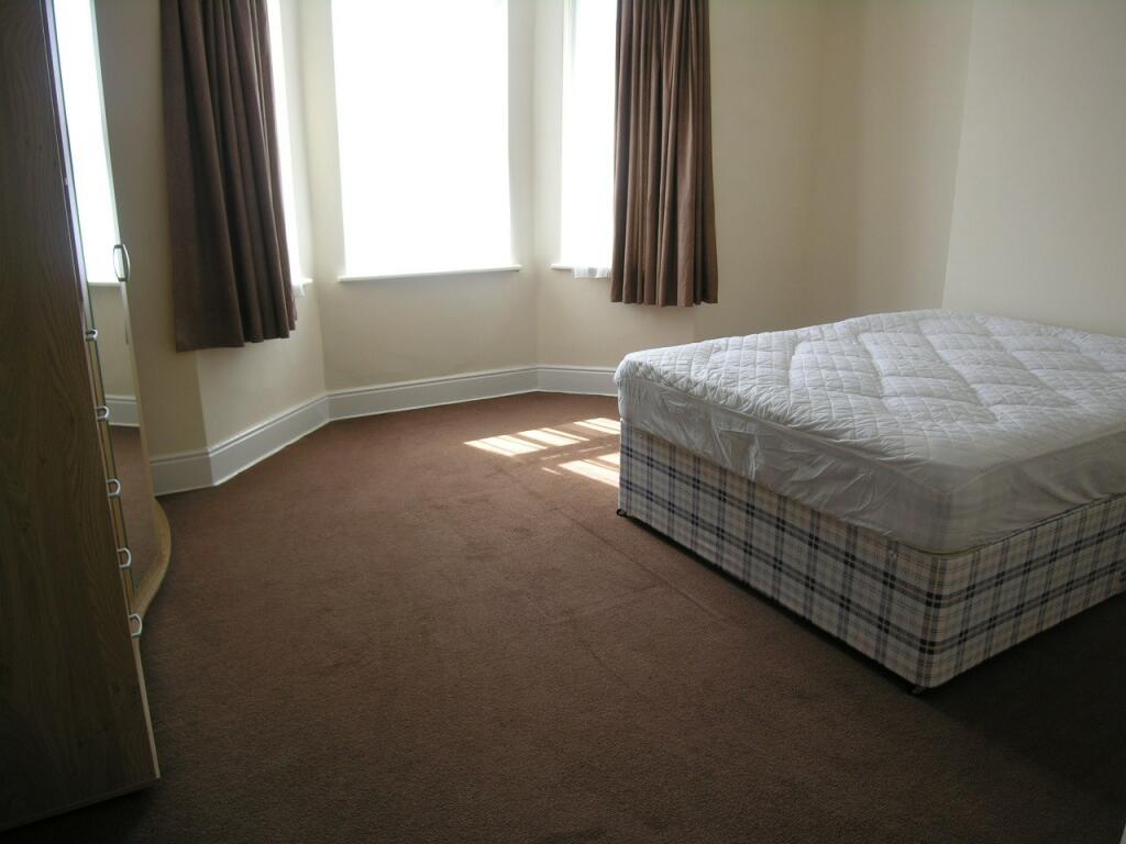 Additional property image - 4 bedroom Detached House in Charminster