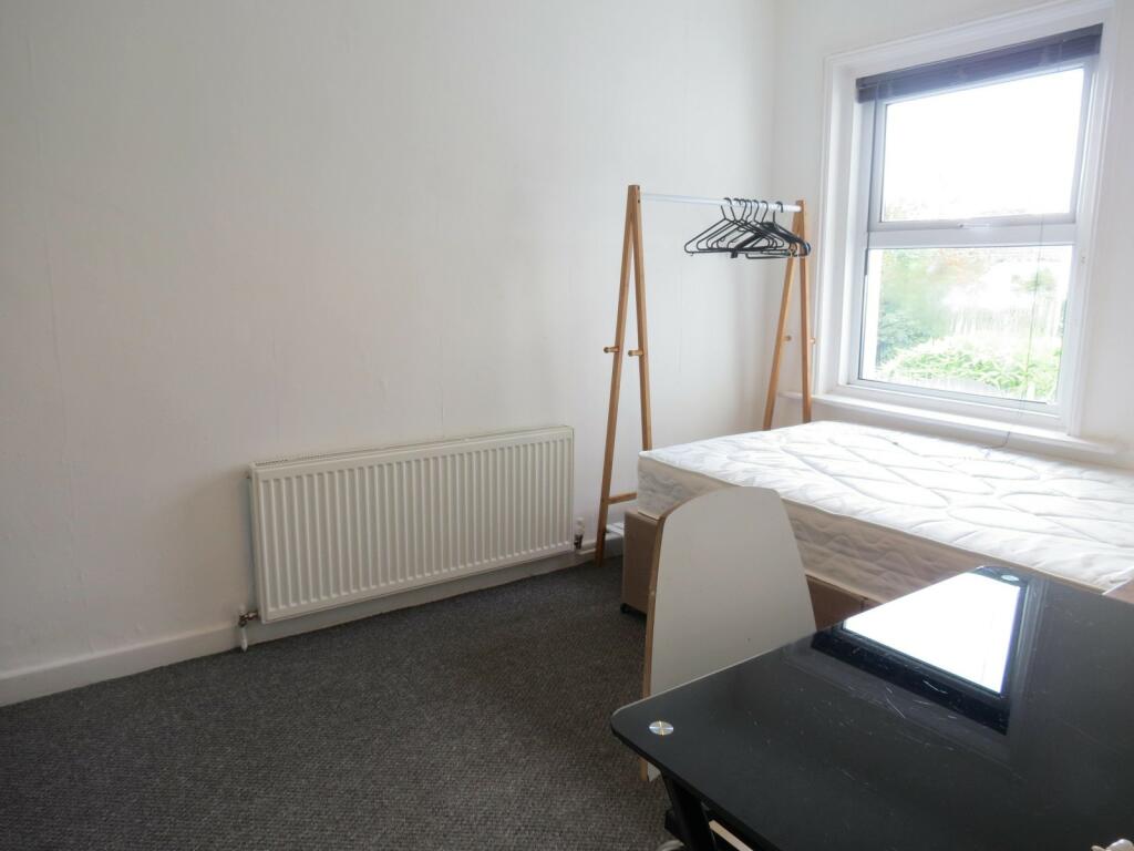 Additional property image - 3 bedroom Semi Detached House in Charminster