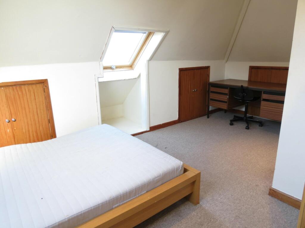 Additional property image - 4 bedroom Maisonette in Charminster
