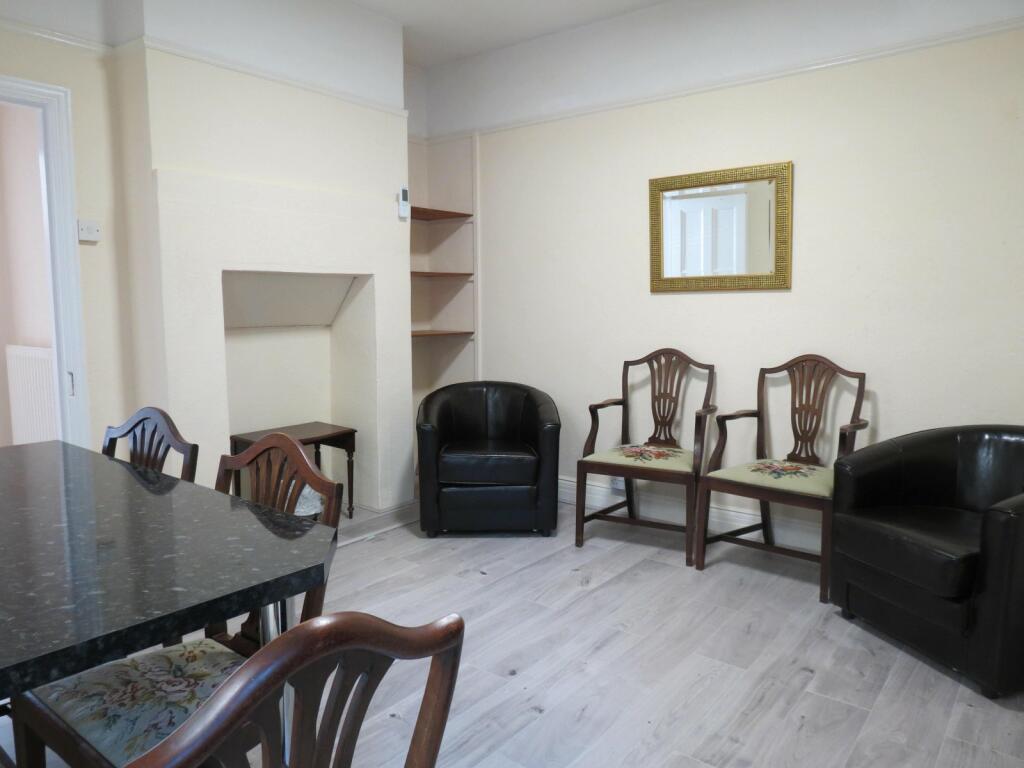 Additional property image - 5 bedroom Detached House in Charminster