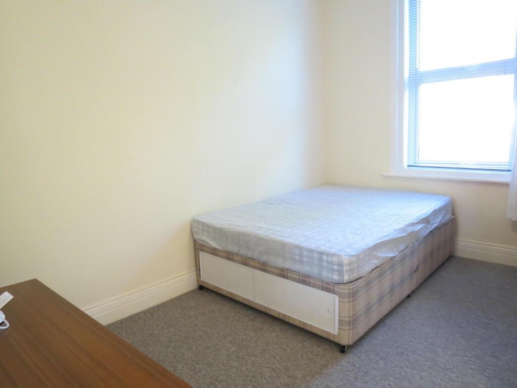 Additional property image - 5 bedroom Detached House in Charminster