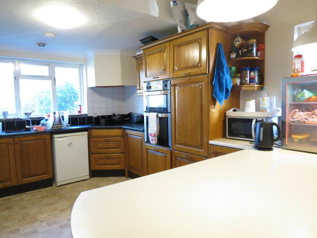 Additional property image - 5 bedroom Detached House in Wallisdown