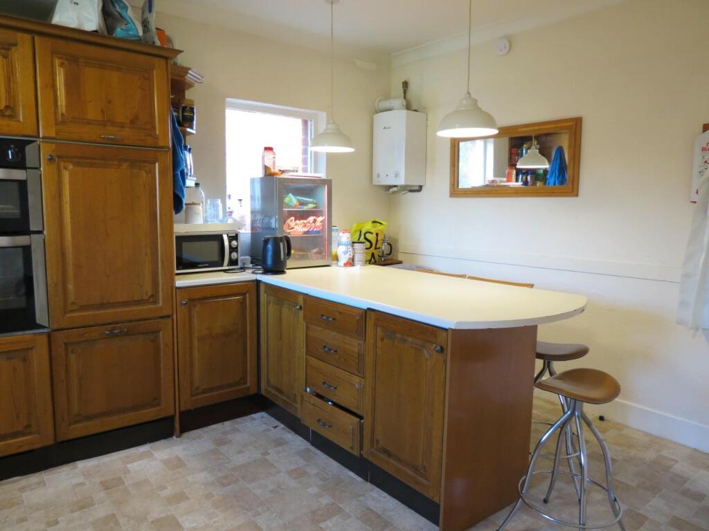 Additional property image - 5 bedroom Detached House in Wallisdown