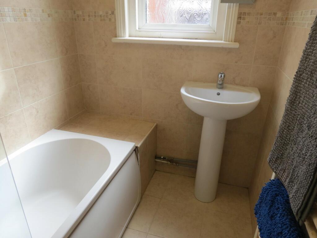 Additional property image - 6 bedroom Detached House in Winton