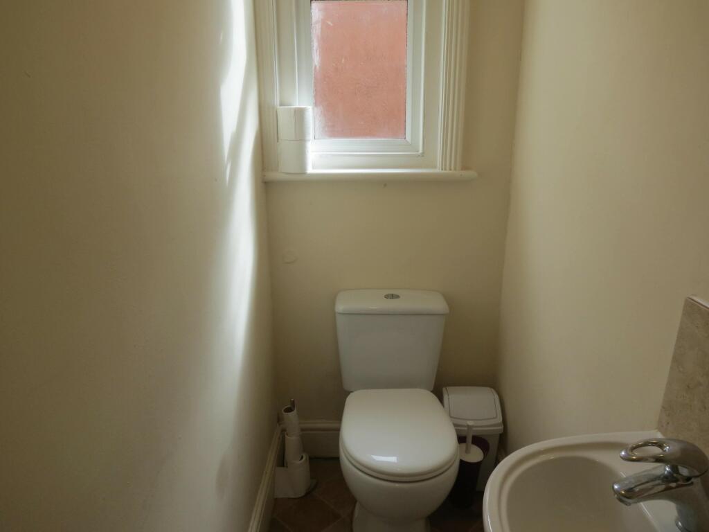 Additional property image - 6 bedroom Detached House in Winton