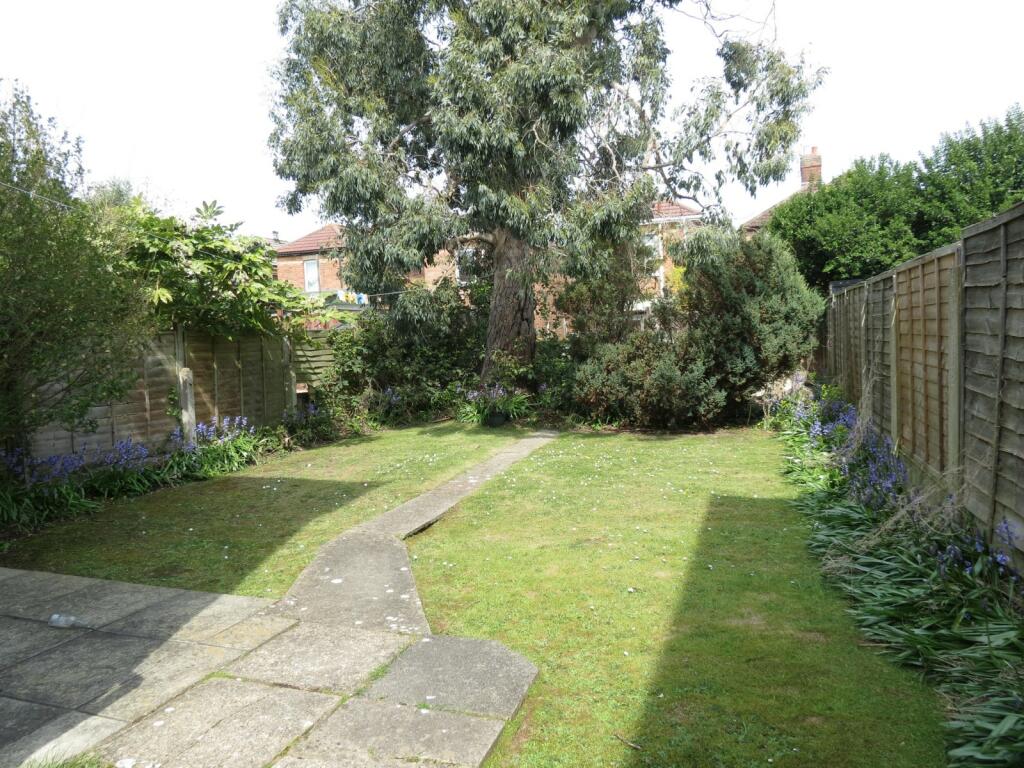 Additional property image - 4 bedroom Semi Detached House in Charminster