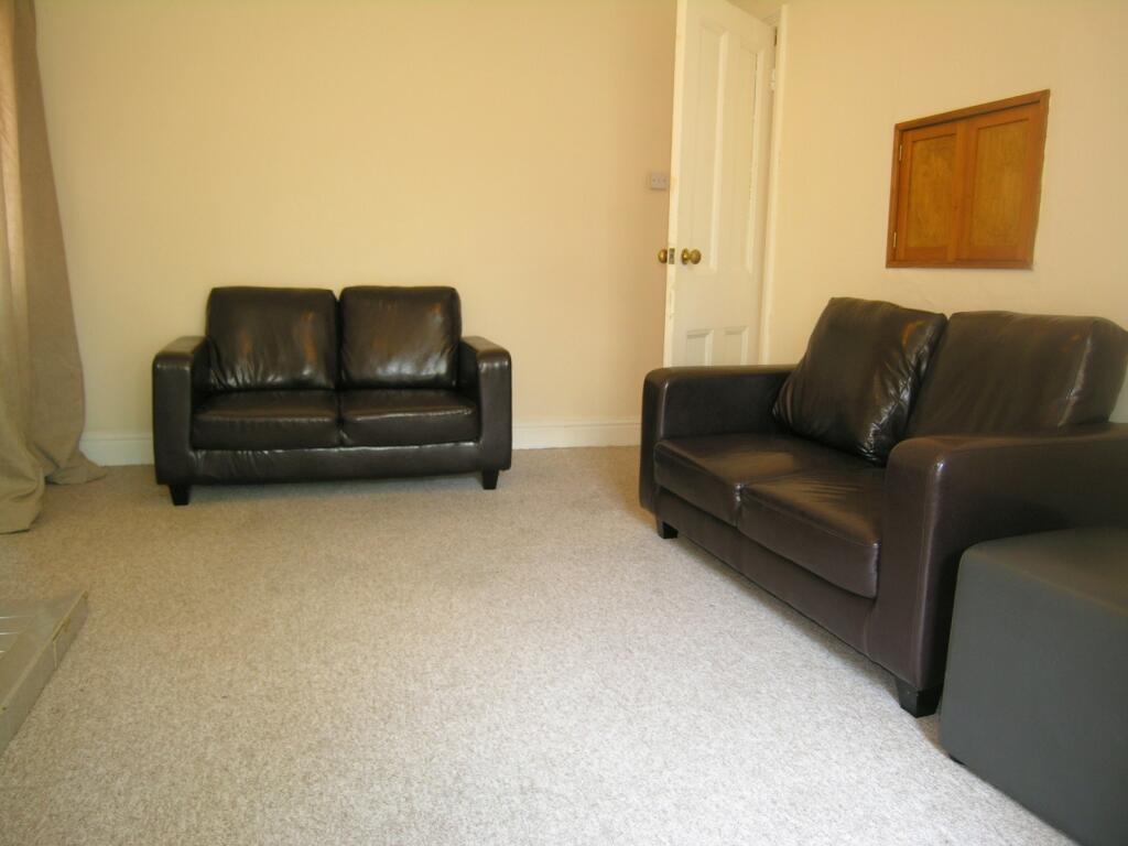 Additional property image - 4 bedroom Detached House in Winton