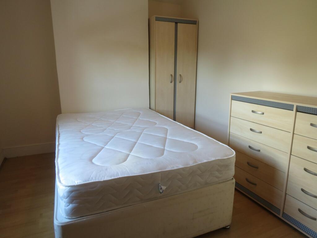 Additional property image - 6 bedroom Detached House in Winton