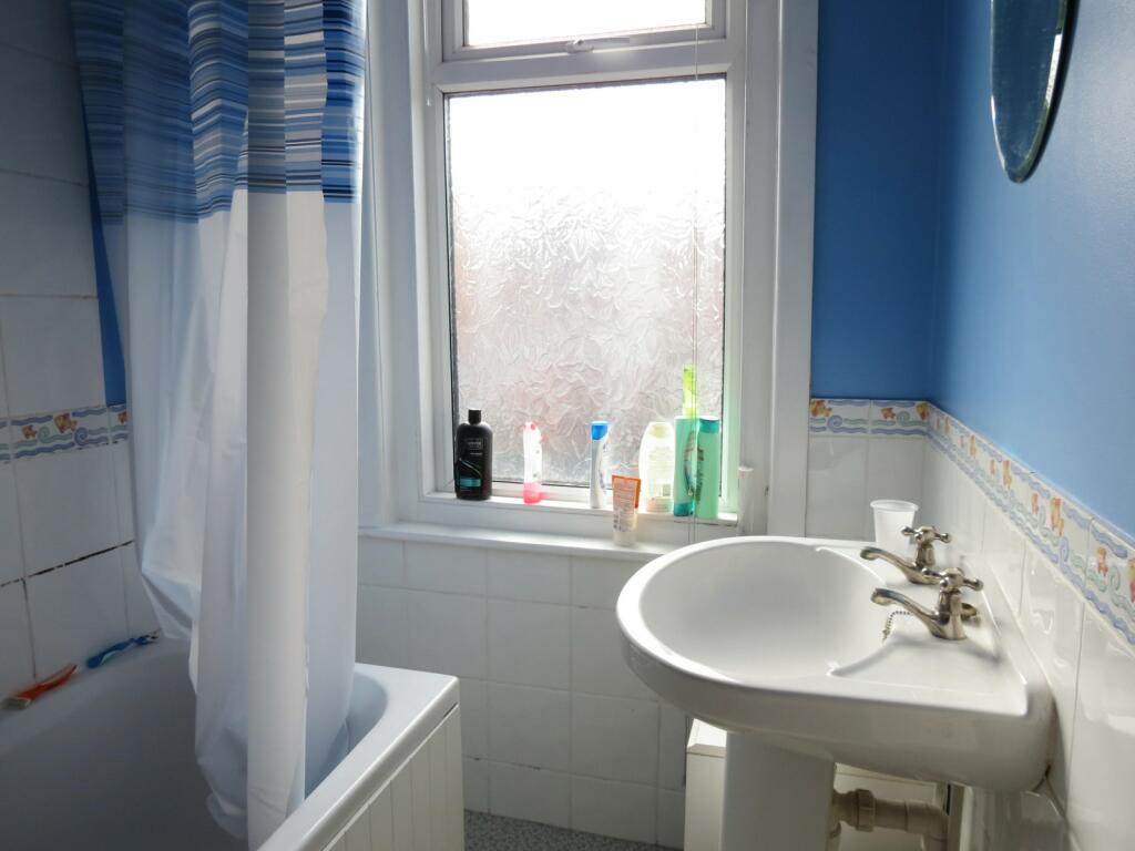 Additional property image - 4 bedroom Detached House in Winton