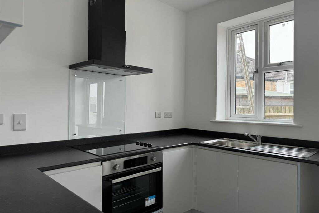 Additional property image - 3 bedroom Semi Detached House in Charminster