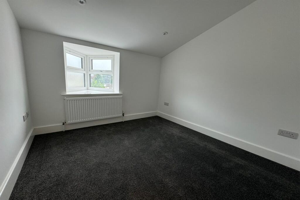 Additional property image - 3 bedroom Semi Detached House in Charminster