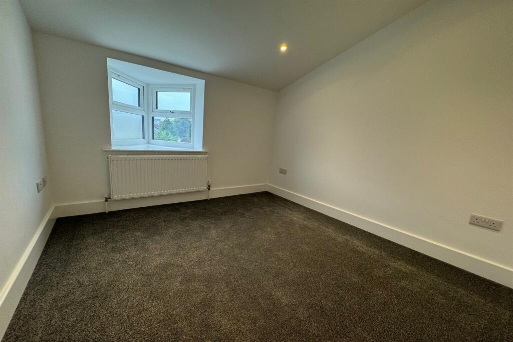 Additional property image - 3 bedroom Semi Detached House in Charminster