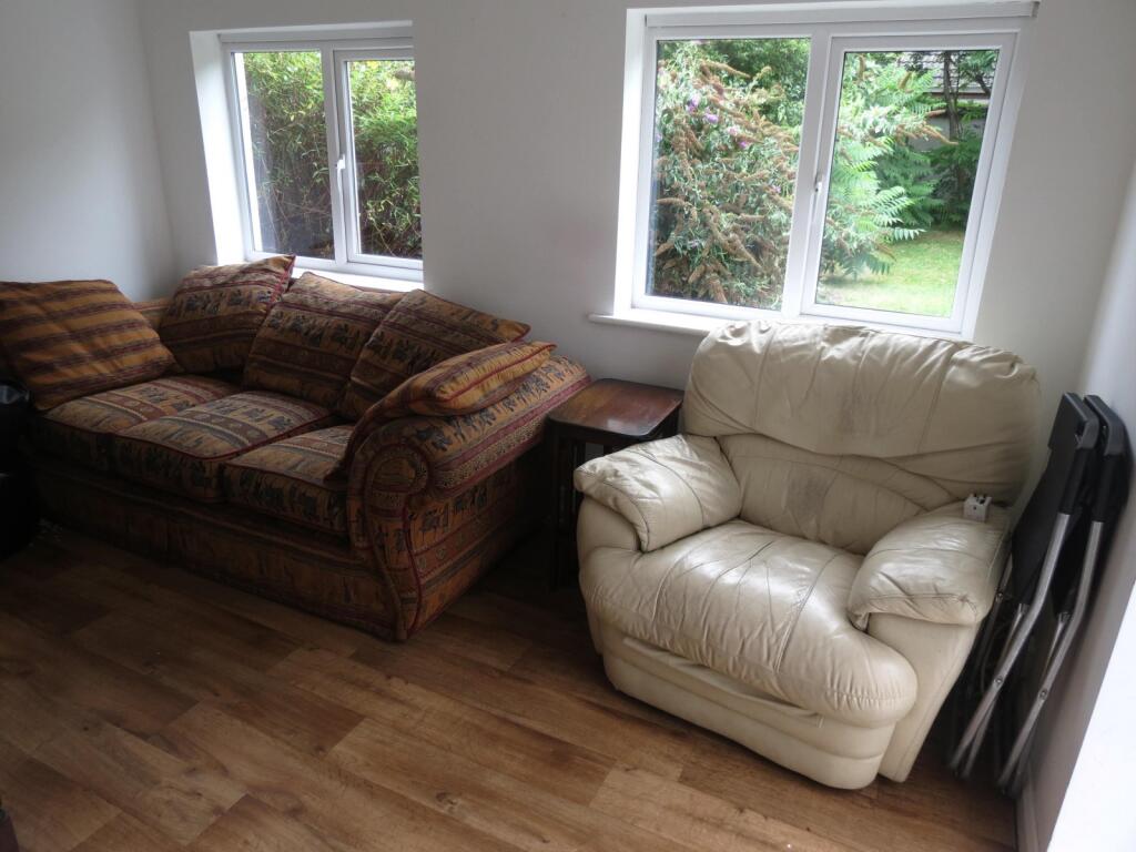 Additional property image - 5 bedroom Detached House in Winton
