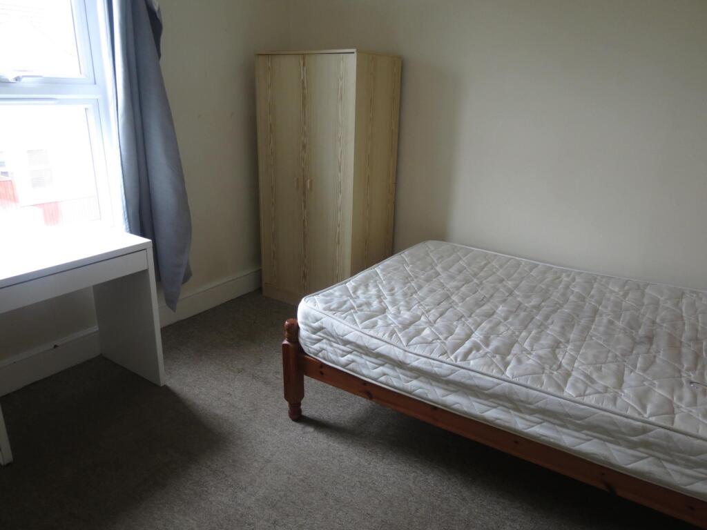 Additional property image - 5 bedroom Detached House in Winton