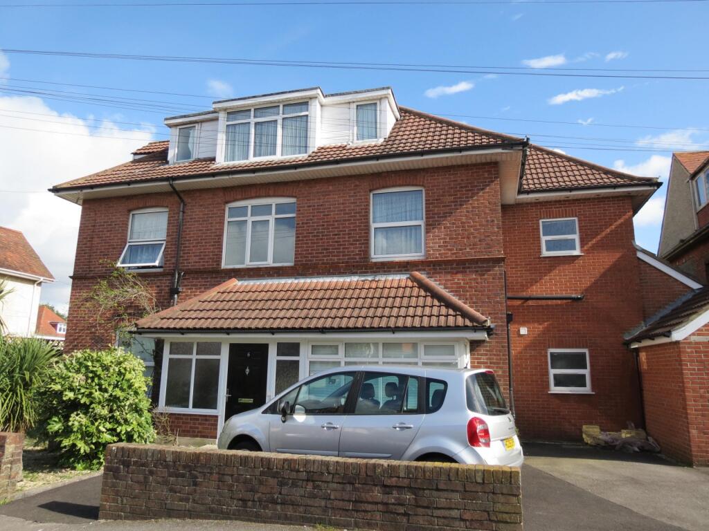 Main image of property: 1 bedroom First Floor Studio in Queens Park