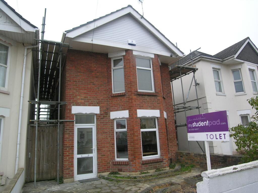 Main image of property: 4 bedroom Detached House in Charminster
