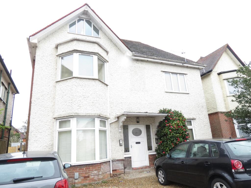 Main image of property: 3 bedroom Ground Floor Flat in Winton