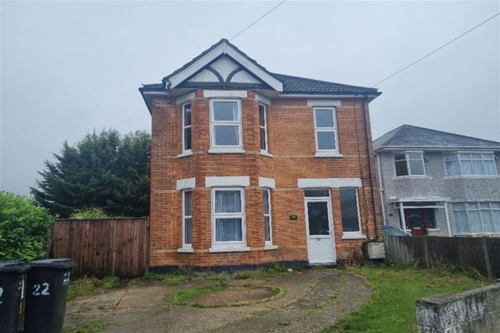 Main image of property: 6 bedroom Detached House in Winton