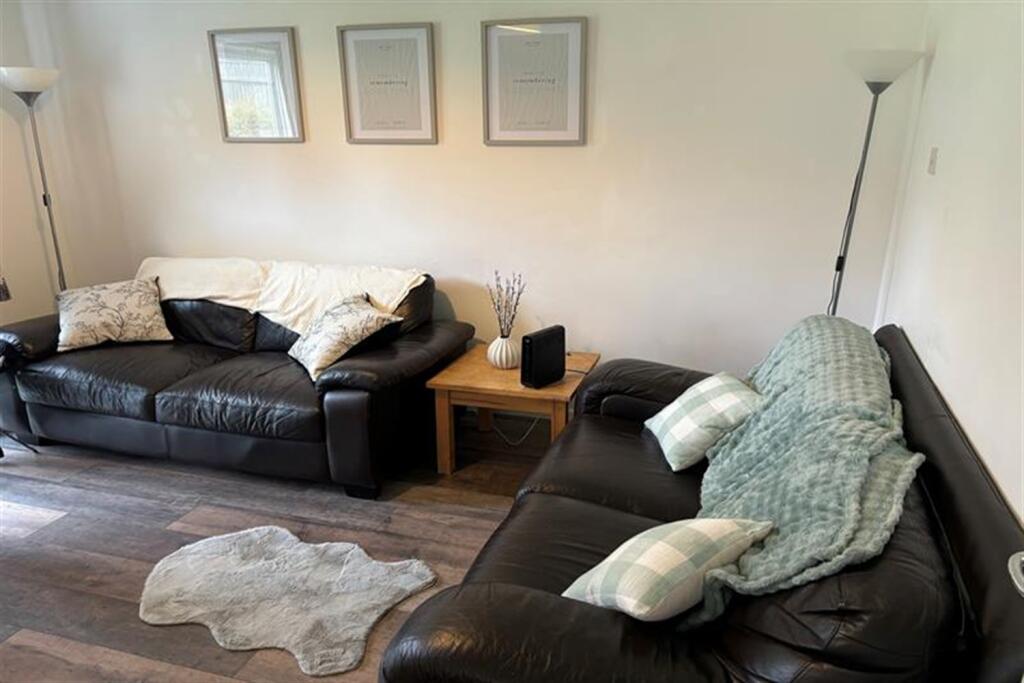 Main image of property: 5 bedroom property in Charminster