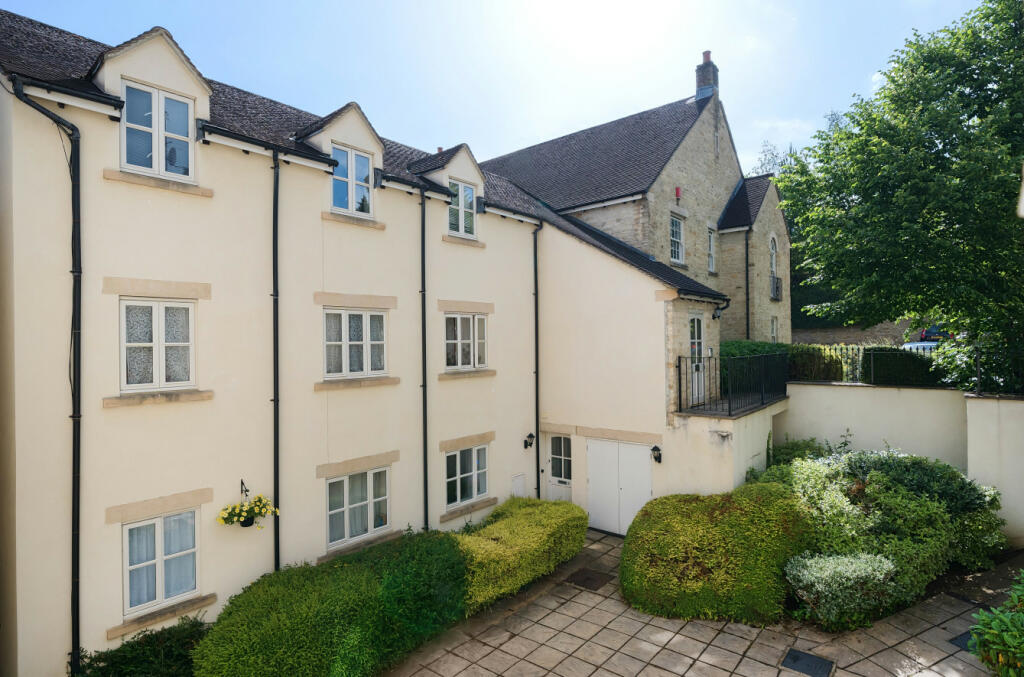2 bedroom apartment for sale in Tabrams Pitch, Nailsworth, Stroud