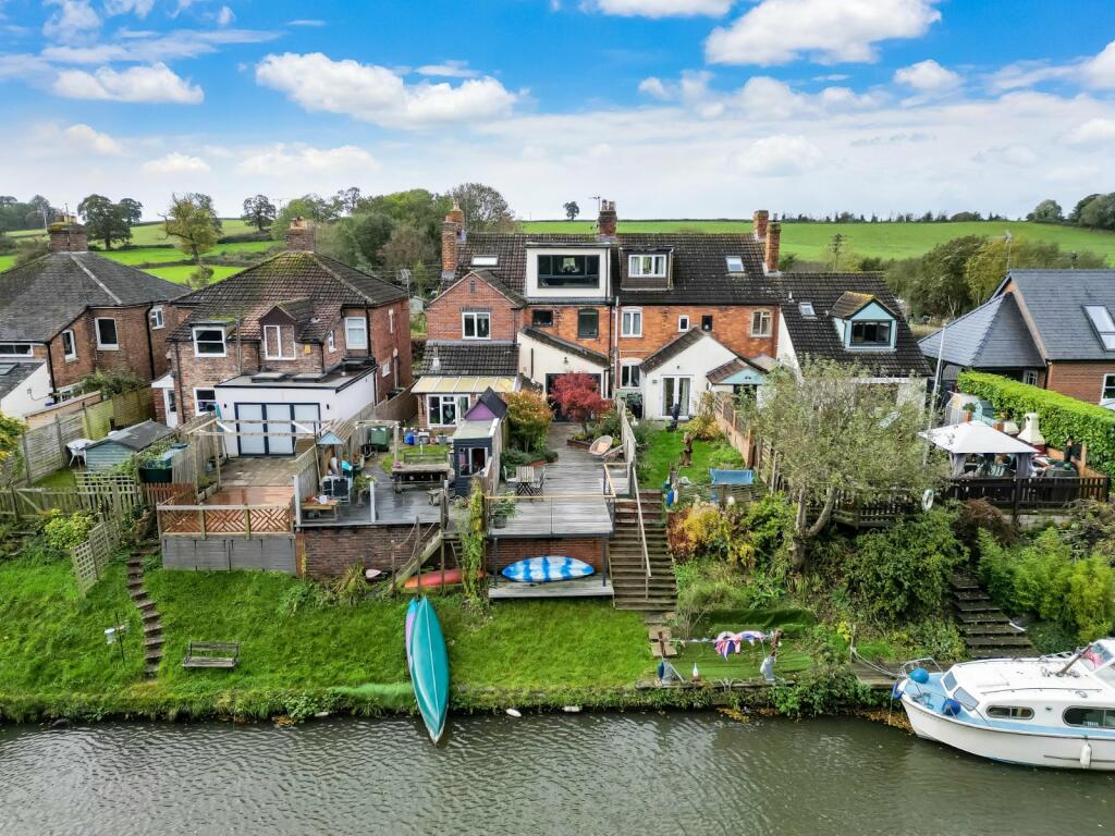 3 bedroom terraced house for sale in Purton, Berkeley, Gloucestershire