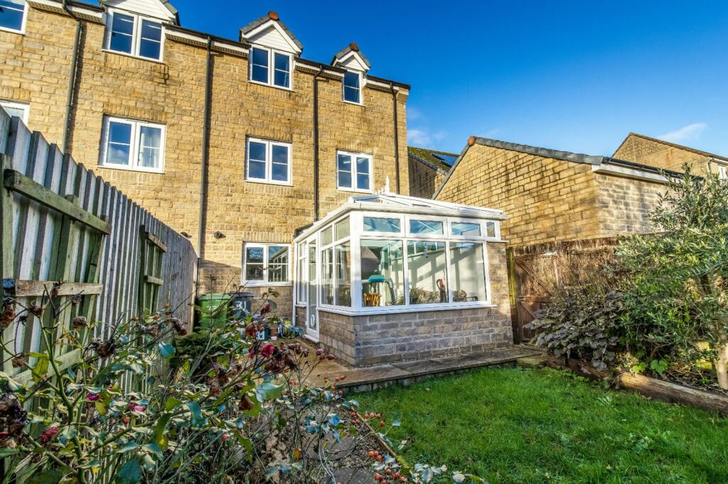 3 bedroom end of terrace house for sale in Beechwood Close, Nailsworth