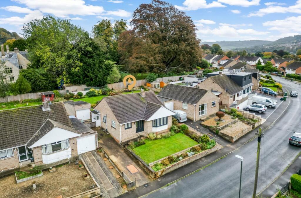 2 bedroom bungalow for sale in Mill Farm Drive, Stroud, Gloucestershire