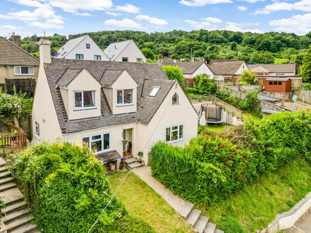 4 bedroom detached house for sale in Toadsmoor Road, Stroud
