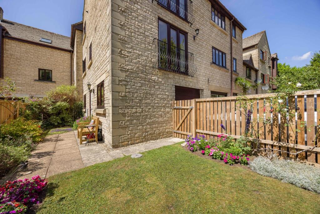 Main image of property: Bowbridge Lock, Stroud, Gloucestershire, GL5