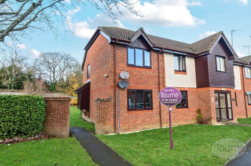 Main image of property: 46 Sandringham Road, Petersfield, Hampshire, GU32