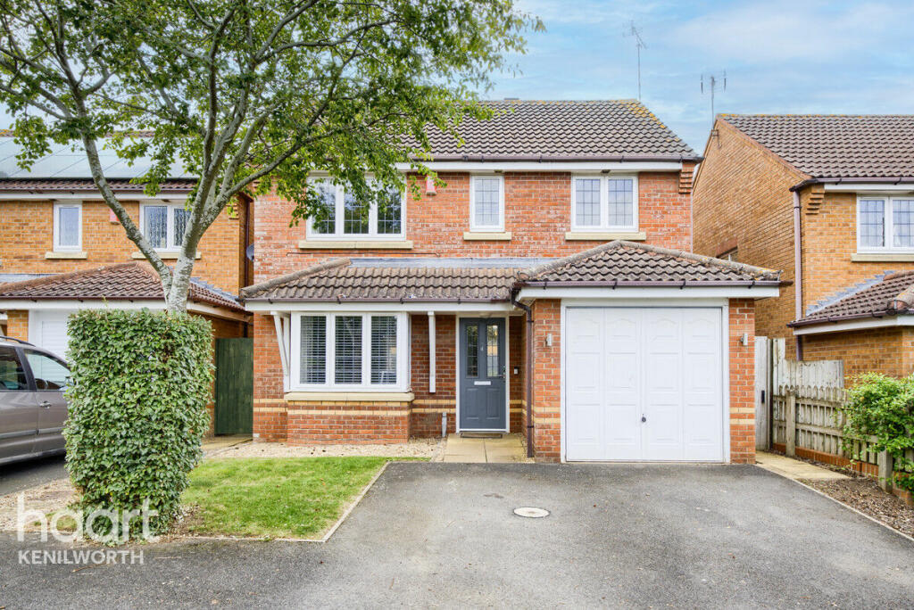 3 bedroom detached house for sale in Walkers Way, Kenilworth, CV8