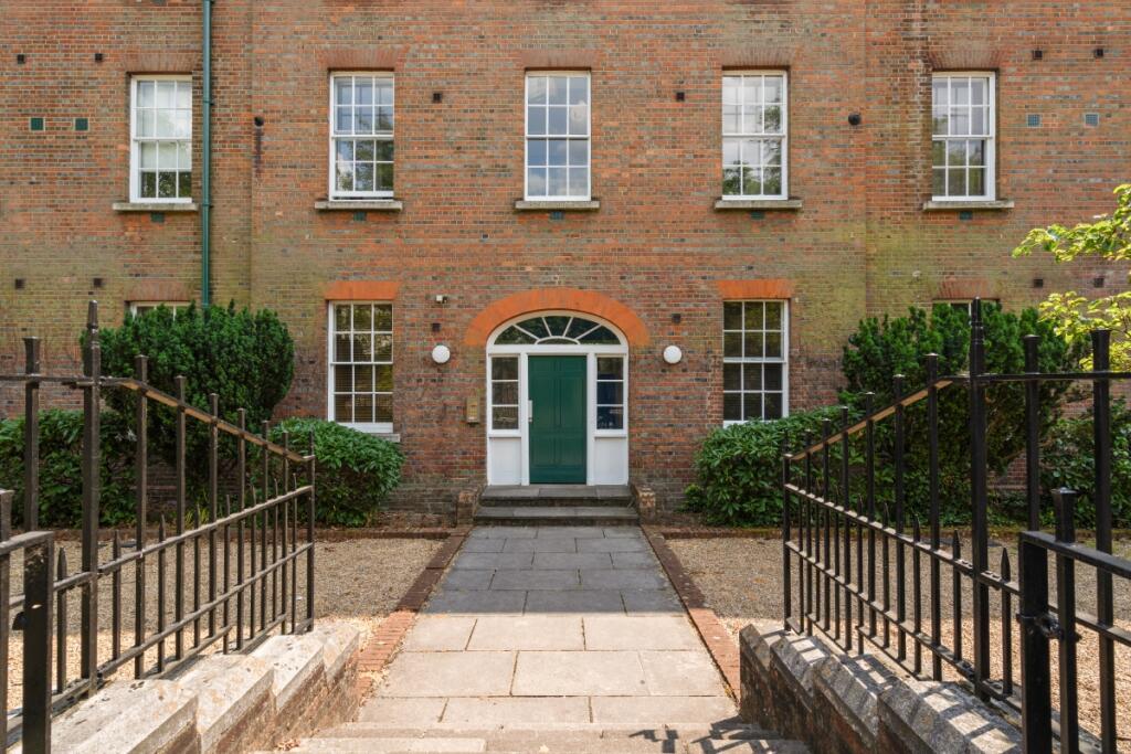 Main image of property: Mons Court Winchester SO23