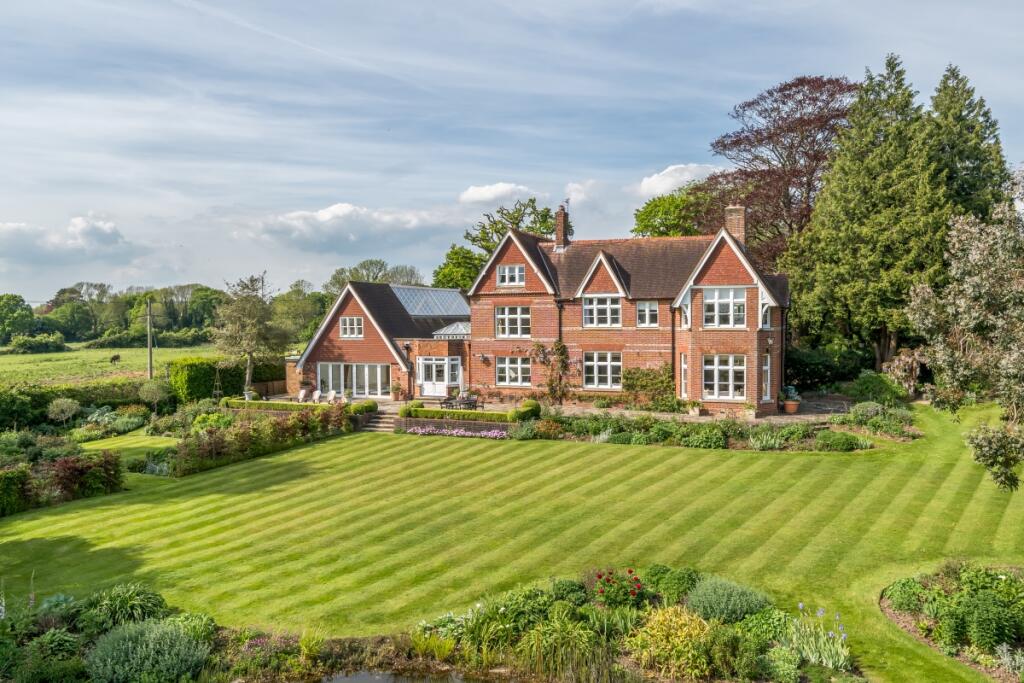 Main image of property: Vicarage Lane Swanmore SO32