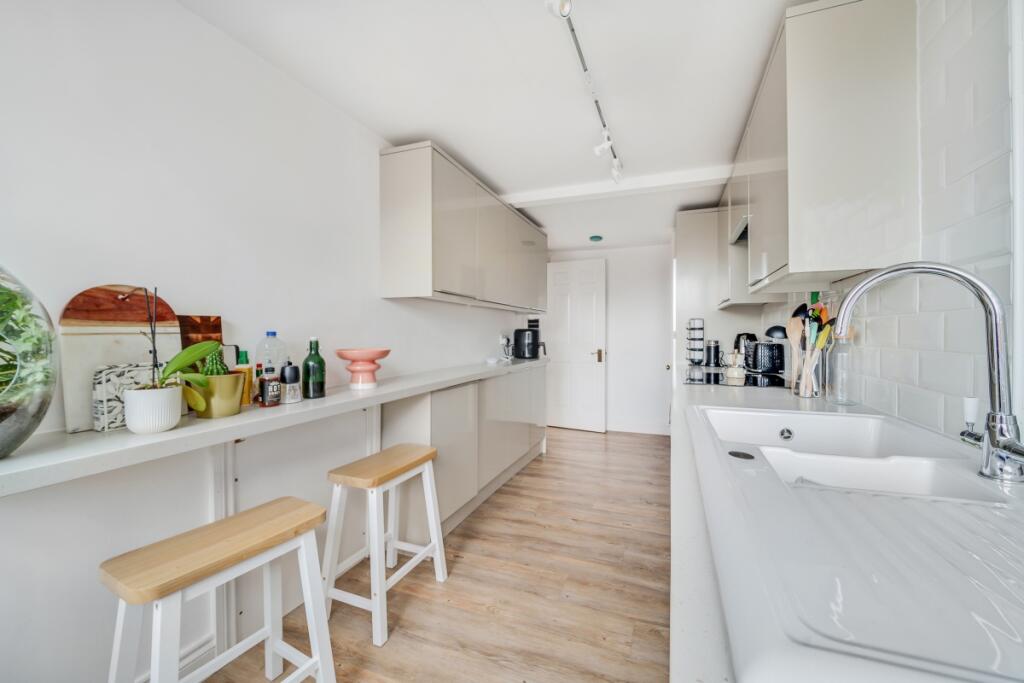Main image of property: High Street Winchester SO23