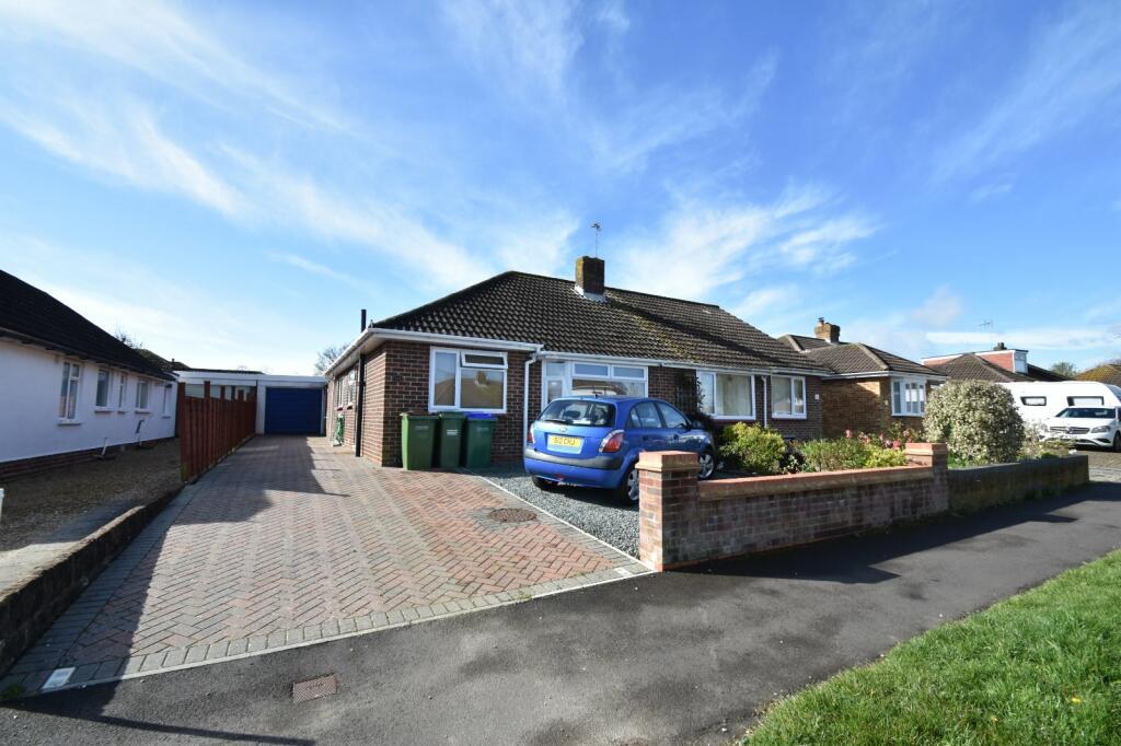 2 bedroom bungalow for sale in Blackbrook Road, Fareham, Hampshire, PO15