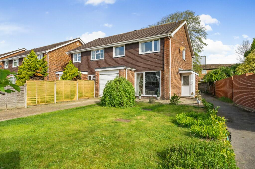 Main image of property: Glenbrook Walk, Fareham, Hampshire, PO14