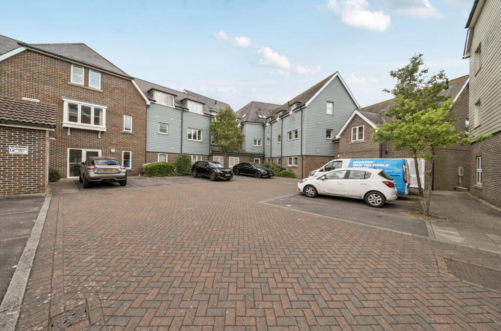 Main image of property: Broadacre Place, Fareham, Hampshire, PO14