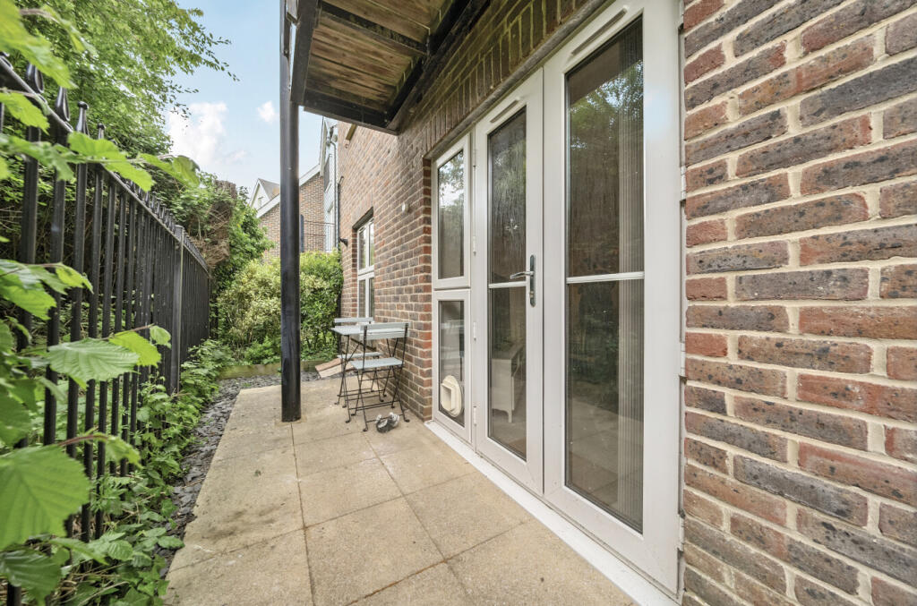 Main image of property: Broadacre Place, Fareham, Hampshire, PO14