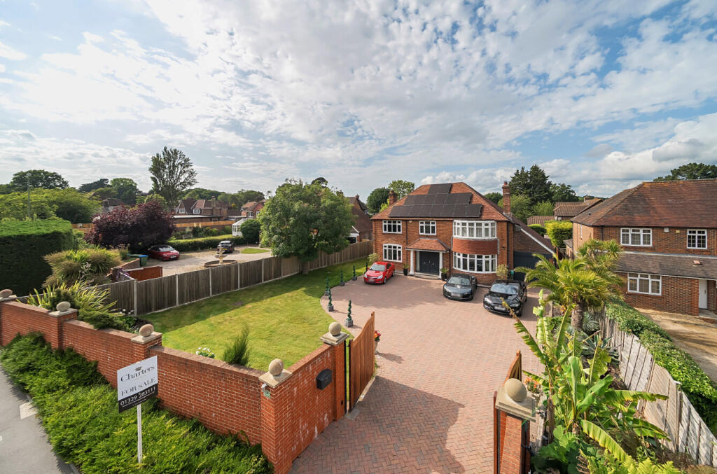 Main image of property: The Avenue, Fareham, Hampshire, PO14