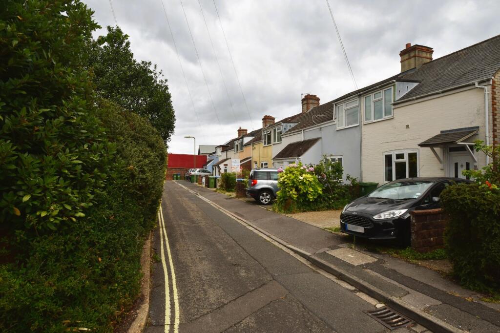 Main image of property: Derlyn Road, Fareham, Hampshire, PO16