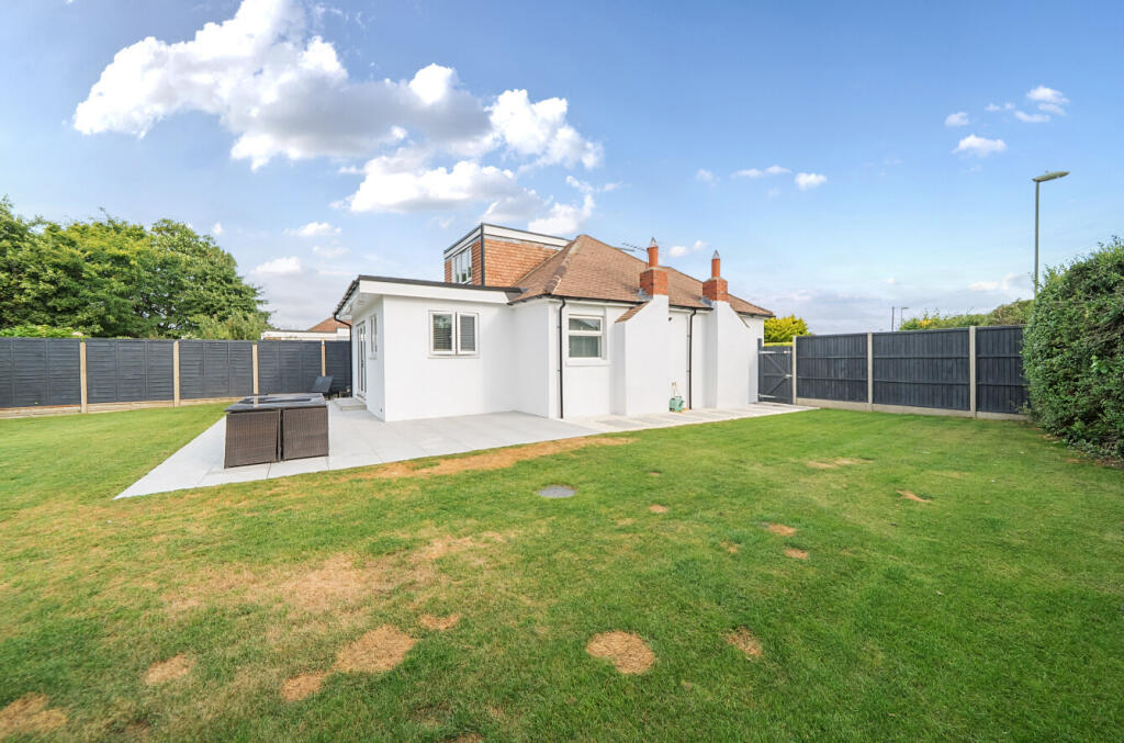 Main image of property: Northfield Avenue, Fareham, Hampshire, PO14