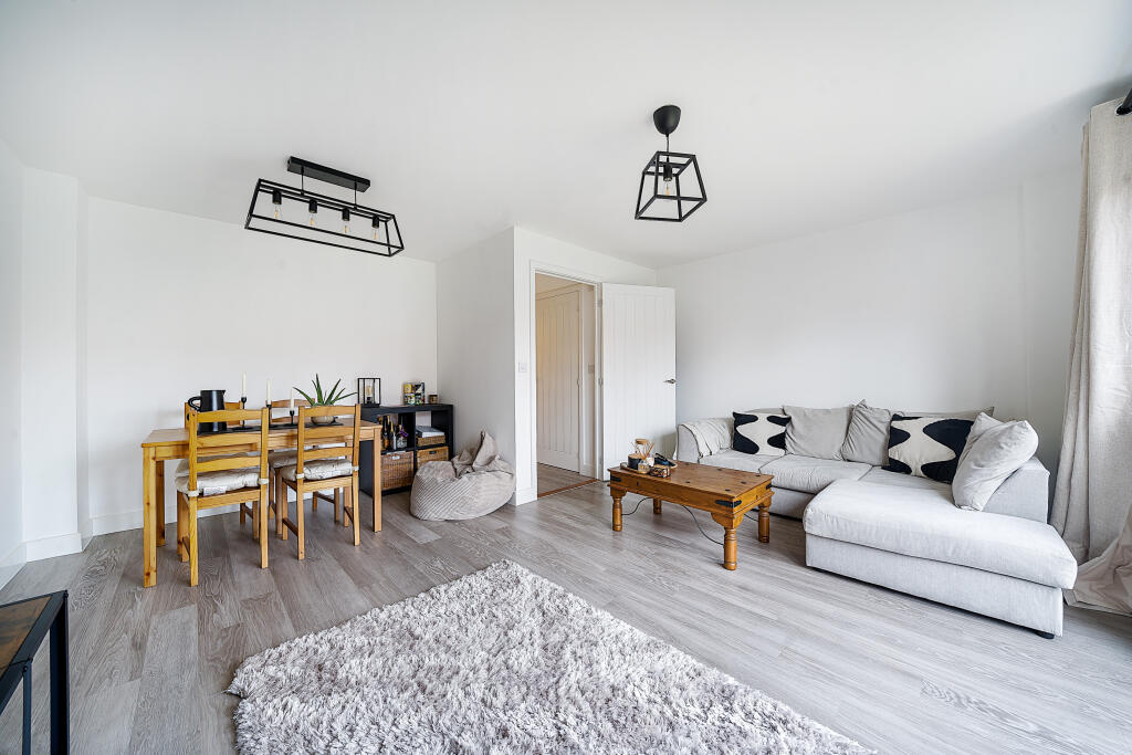 3 bedroom terraced house for sale in Whiteley Way, Curbridge