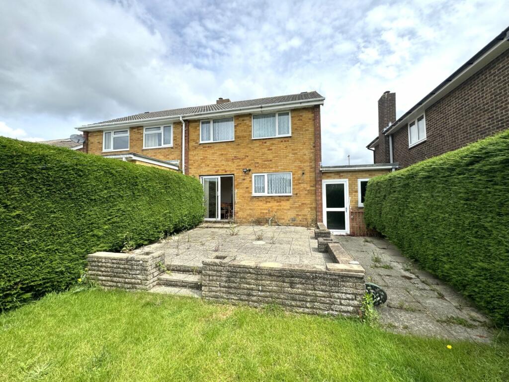 3 bedroom semidetached house for sale in St. Cuthberts Close, Locks