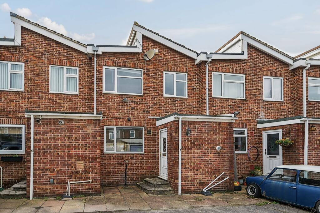 3 bedroom terraced house for sale in Vernon Mews, Portsmouth, Southsea, PO4