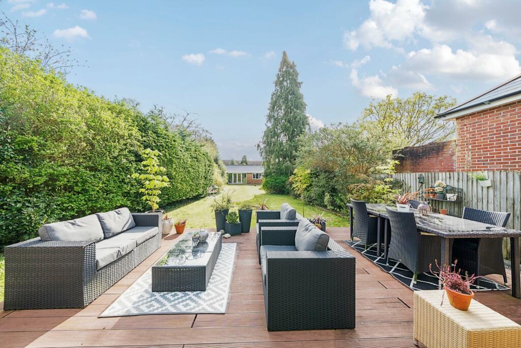 5 bedroom detached house for sale in London Road, Widley, Waterlooville