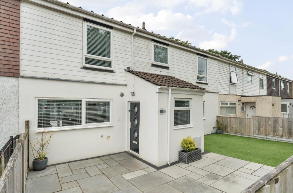 Main image of property: Robin Gardens, Waterlooville, Hampshire, PO8