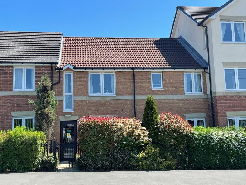 1 bedroom retirement property for sale in Long Street, Thirsk, YO7